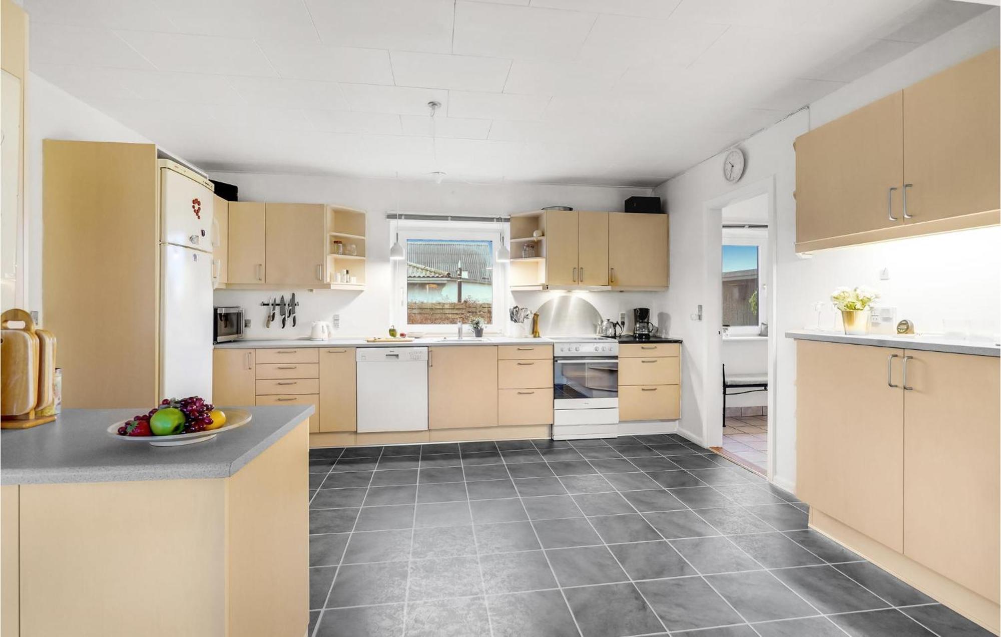 Beautiful Home In Nakskov With Kitchen Esterno foto